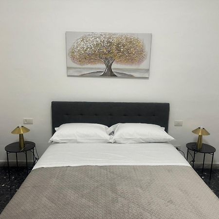 רומא Larisa Home Apartment מראה חיצוני תמונה